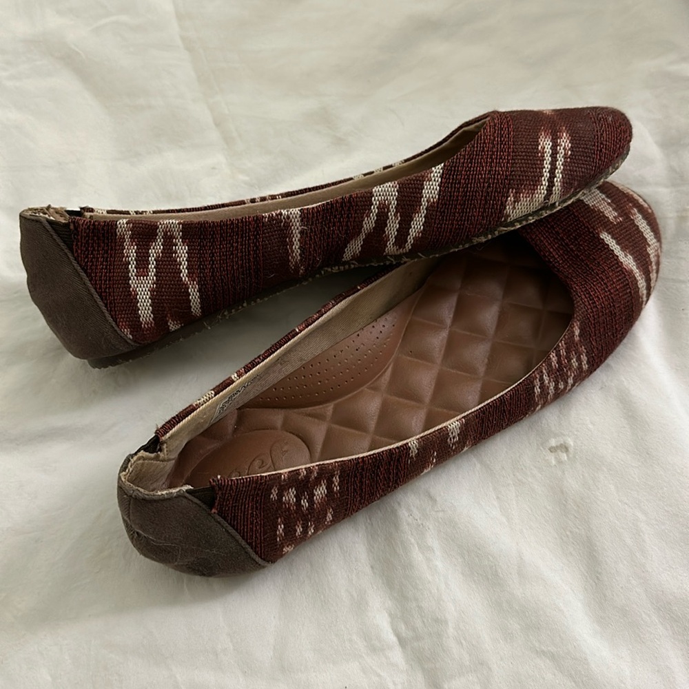 Reef Flats Sz. 8.5 Earth Tone Tapestry uppers, Vegan